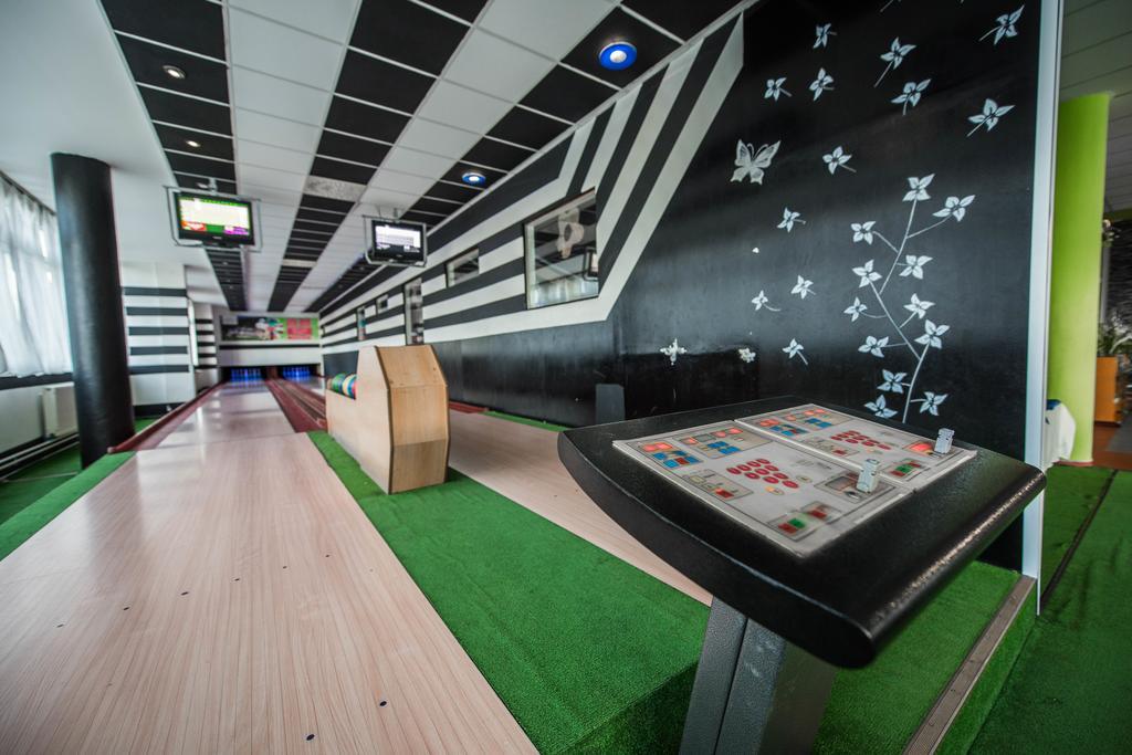 Plejsy Hotel Krompachy Esterno foto
