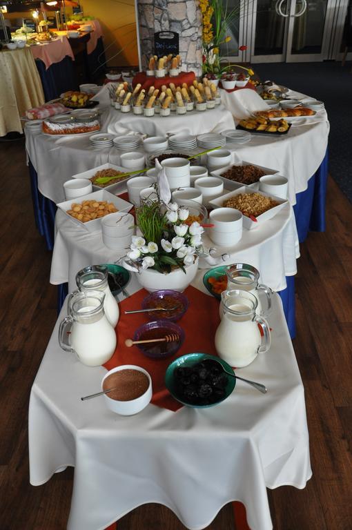 Plejsy Hotel Krompachy Esterno foto