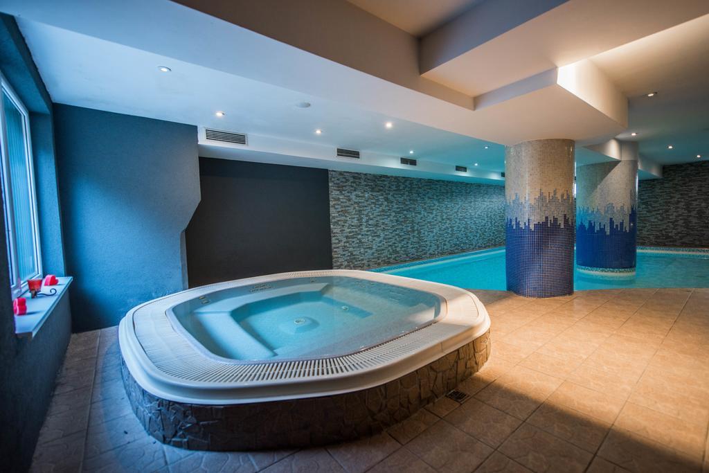 Plejsy Hotel Krompachy Esterno foto