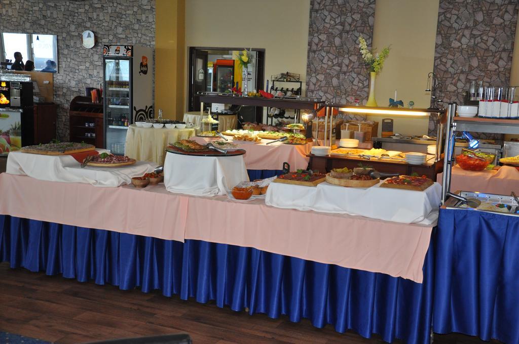 Plejsy Hotel Krompachy Esterno foto
